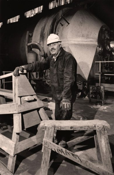 Eastgate Cement Works: John Barry with No. 2 Kiln Behind, Takes a Breaker During Repair Work on No. 1 Kiln, 24th February 1991