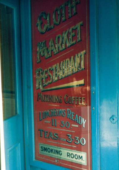 Shop Signs, Typography and Decoration 23