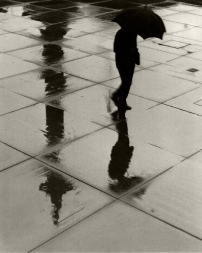 Rain in Trafalgar Square, 1949
