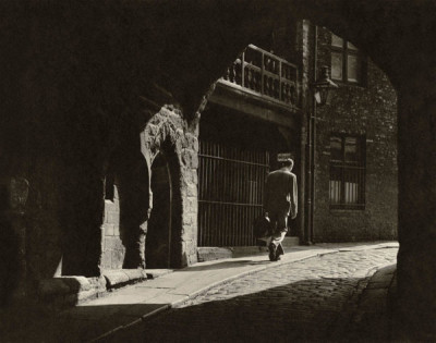 The Black Gate, 1952