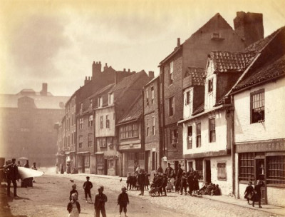 Gibson Collection: 17th and 18th Century houses, Sandgate, Newcastle, late 1800s