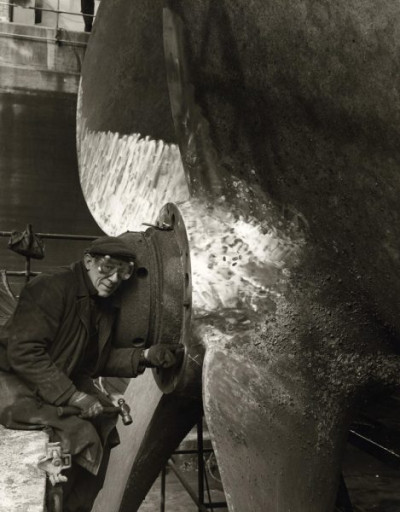 Shipbuilding on the Tyne, 1983