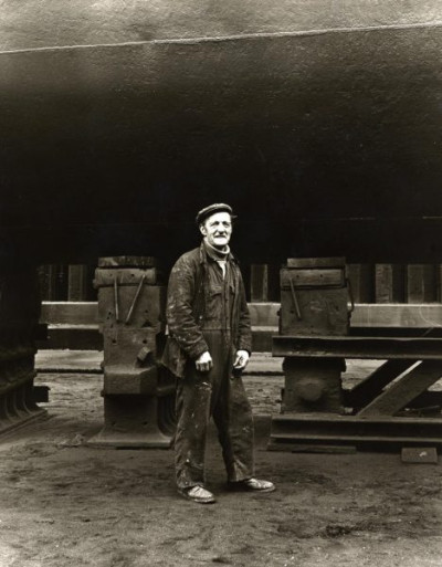 Shipbuilding on the Tyne: Painter, 1983