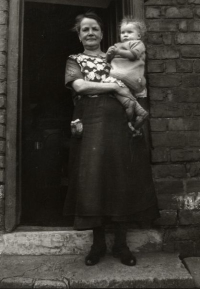 Wheatley Hill: Grandma Willis and Una