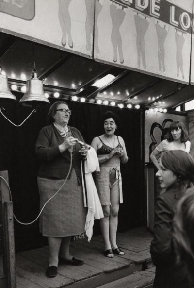The Hoppings: Palace of Continental Dreams, The Nude Look, 1971